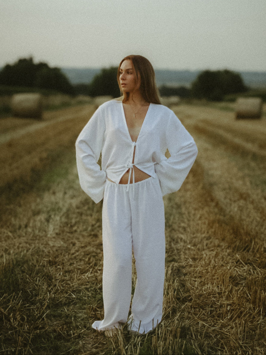 White "Meadow" trousers with pockets