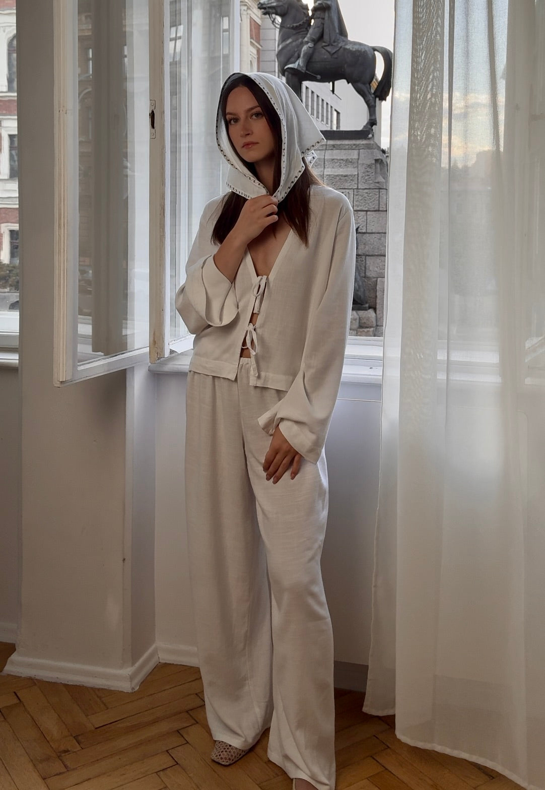 Biała koszula oversize "Wieczór" z wiązaniem