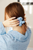 Niebieska Scrunchie "Slow Morning"