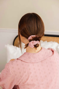 Różowa Scrunchie "Slow Morning"