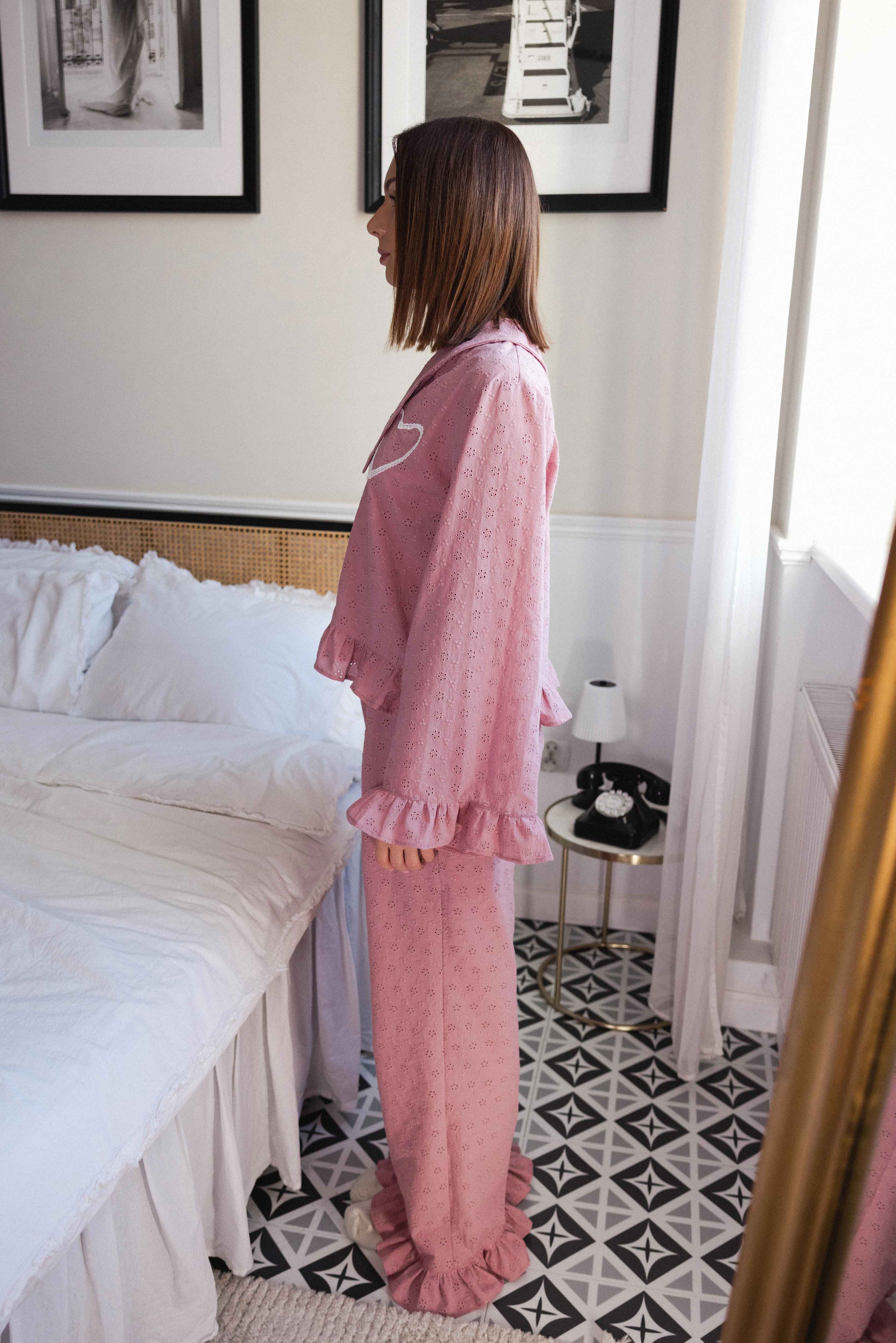 Różowe Spodnie "Slow Morning" z Kieszeniami i Falbanką